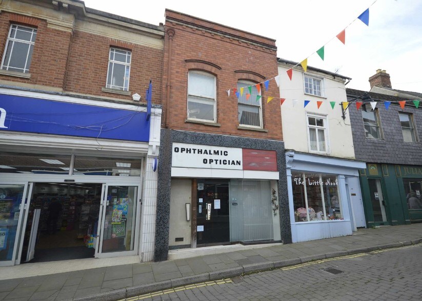 8 Corn St, Leominster, HR6 8LX UK