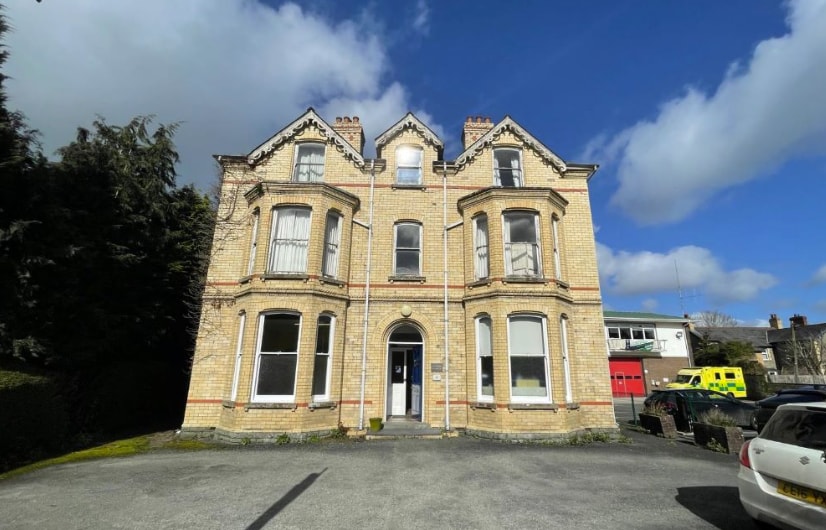 35 Garth Rd, Builth Wells for sale - Building Photo - Image 2 of 12