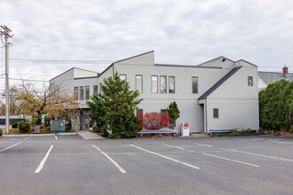 883 Black Rock Tpke, Fairfield, CT for rent Building Photo- Image 1 of 17