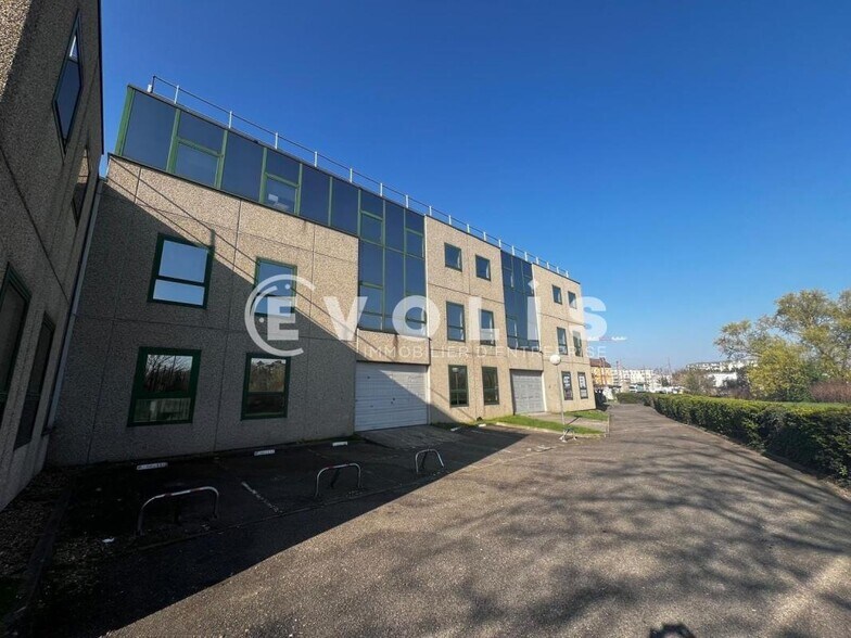 Office in Viry Chatillon for sale - Building Photo - Image 1 of 10