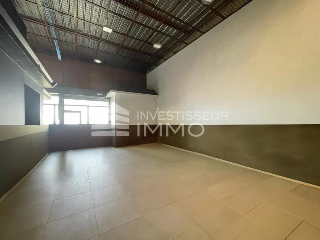 Location Commerce 280 m² - Photo 1