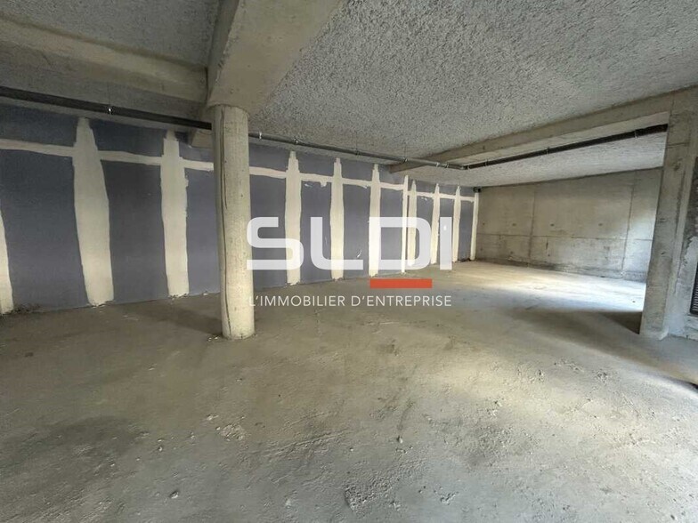 Retail in Villefranche-sur-Saône for sale - Building Photo - Image 2 of 7
