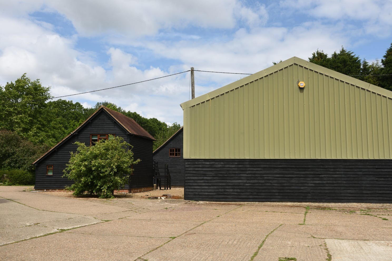 Mill Rd, Dorking for sale Primary Photo- Image 1 of 1