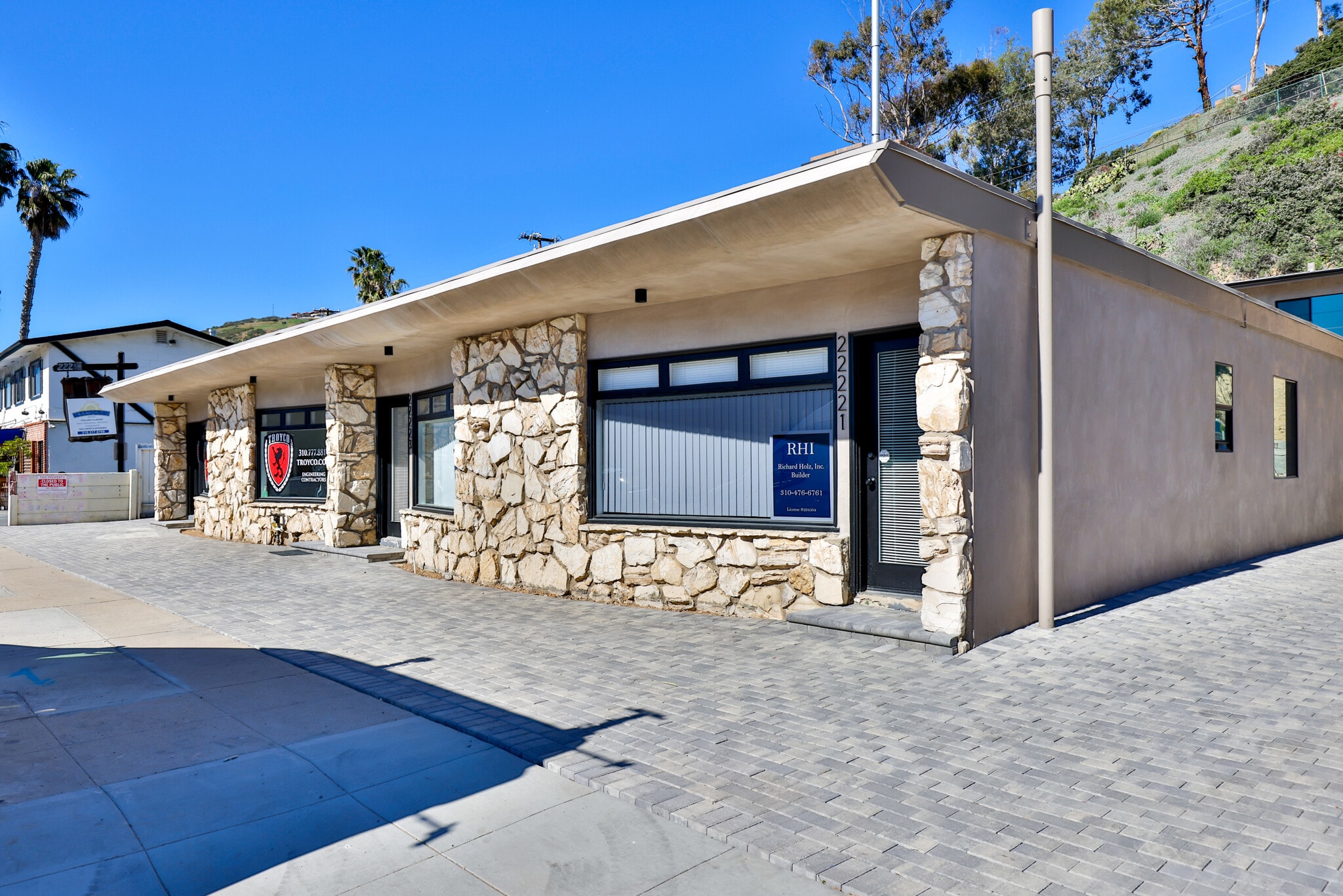 22221-22227 Pacific Coast Hwy, Malibu, CA to rent Building Photo- Image 1 of 6