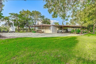 4910 County Road 380, Rosharon, TX for sale Primary Photo- Image 1 of 21