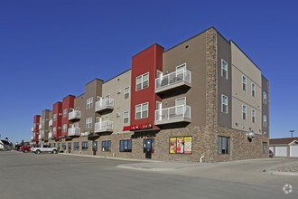 501 12th Ave SE, Stanley, ND for rent Primary Photo- Image 1 of 56