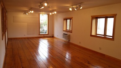 4010 W Skippack Pike, Skippack, PA for rent Interior Photo- Image 1 of 5