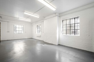 160-162 Brick Ln, London to rent Interior Photo- Image 2 of 7