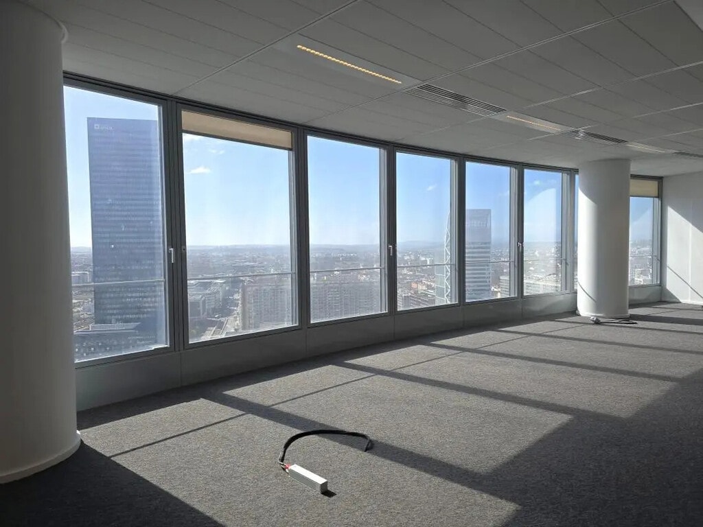 Location Bureaux 352 m² - Photo 1