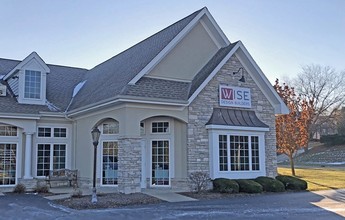 1300 Capitol Dr, Pewaukee, WI for sale Building Photo- Image 1 of 1