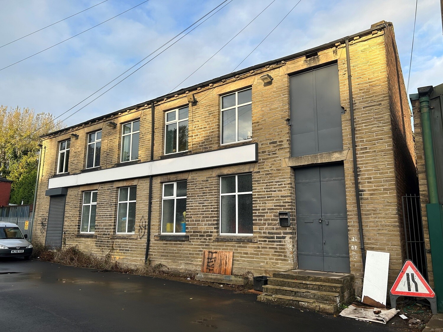 9 Ashton Clough, Liversedge for sale Building Photo- Image 1 of 1