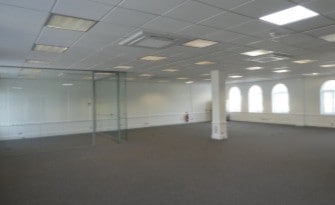 81-83 Victoria Rd, Surbiton to rent - Interior Photo - Image 3 of 32