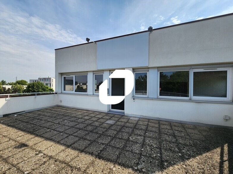 Office in Chatou for sale - Building Photo - Image 2 of 14