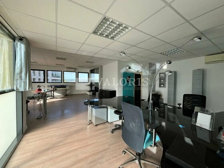 Rue René Descartes, Aix-en-Provence for sale - Building Photo - Image 3 of 21