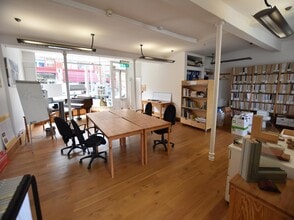 18 Market Pl, Bideford to rent Interior Photo- Image 1 of 5