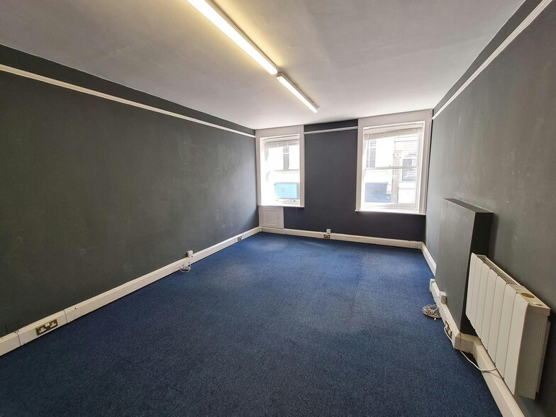 53-53A George St, Richmond to rent - Building Photo - Image 2 of 3