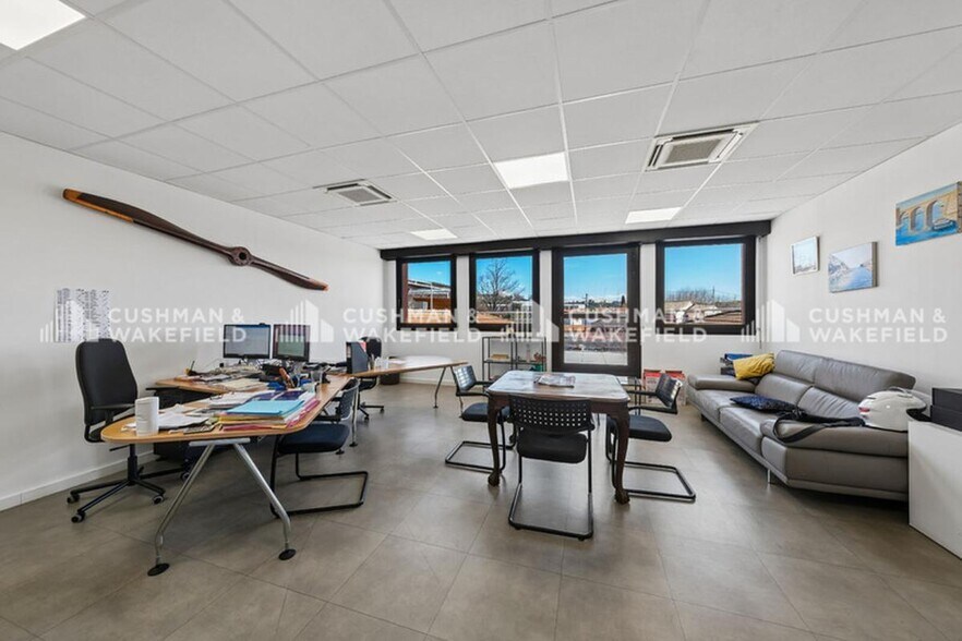 Office in Marseille for sale - Building Photo - Image 1 of 15