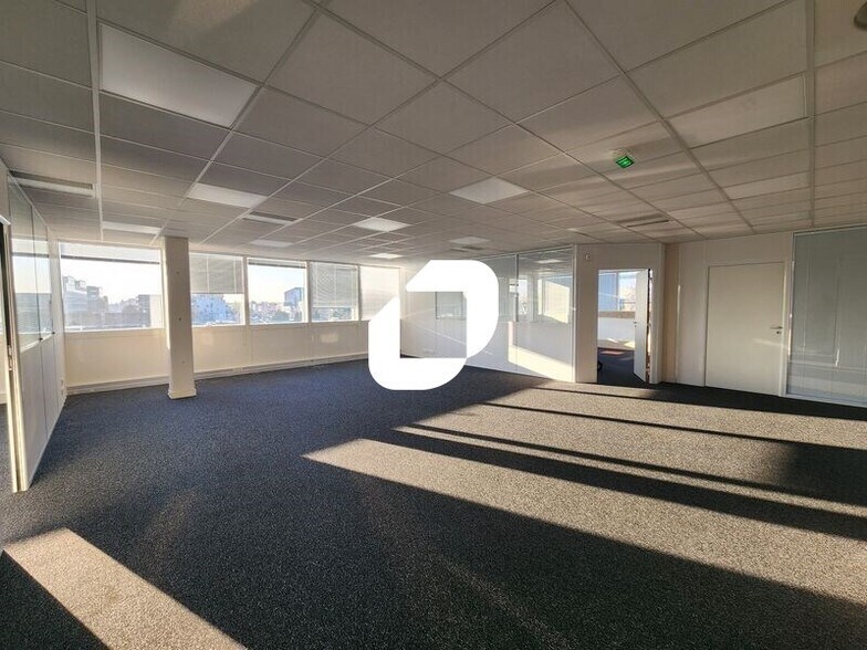 Office in Vélizy-Villacoublay to rent - Interior Photo - Image 2 of 9