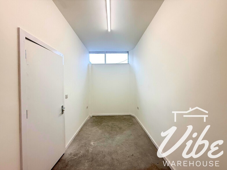 Fountayne Rd, London to rent - Building Photo - Image 3 of 4