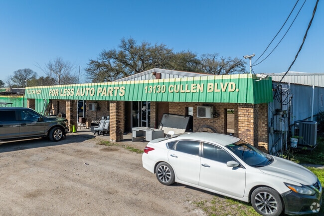 More details for 13130 Cullen Blvd, Houston, TX - Land for Rent