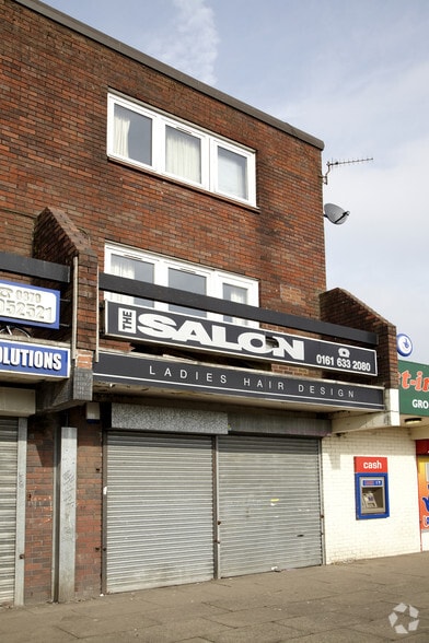 5 Brackley Sq, Oldham for sale - Primary Photo - Image 1 of 1
