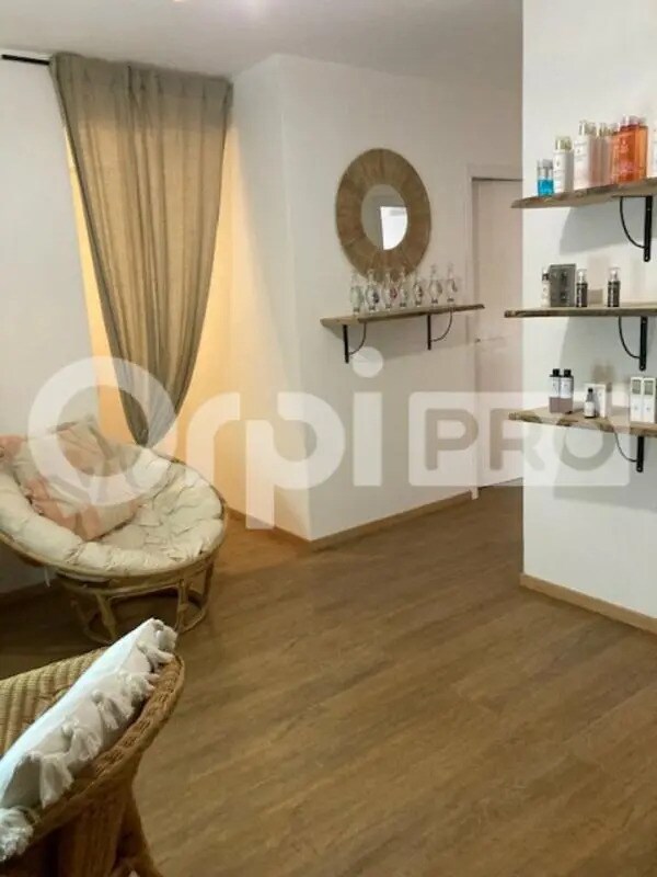 Office in Orléans for sale Interior Photo- Image 1 of 5