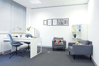 575-599 Maxted Rd, Hemel Hempstead to rent Interior Photo- Image 1 of 3