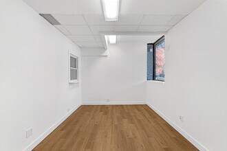 24-16 38th Ave, Long Island City, NY for rent Interior Photo- Image 2 of 14