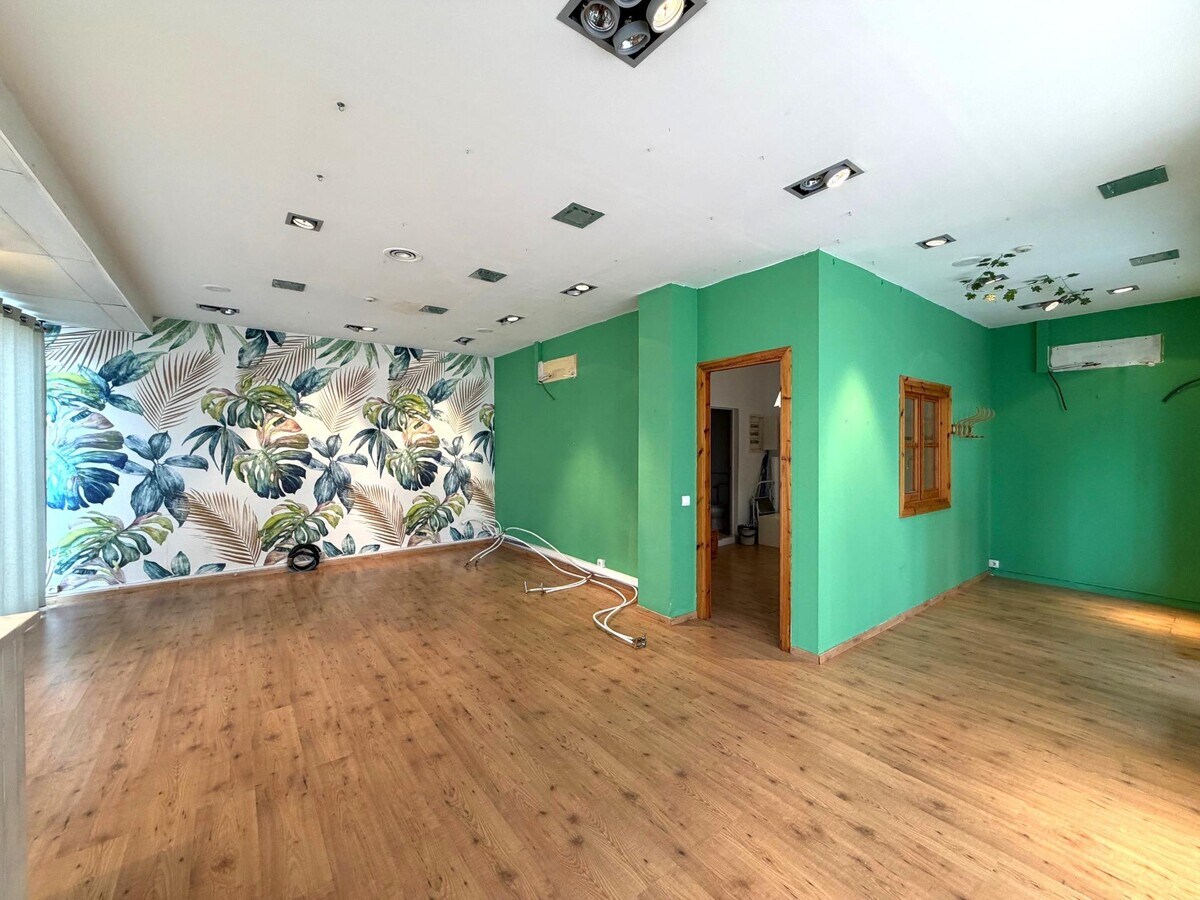 Igualada, BAR 08700 - Unit - - - Interior Photo - Image 1 of 8
