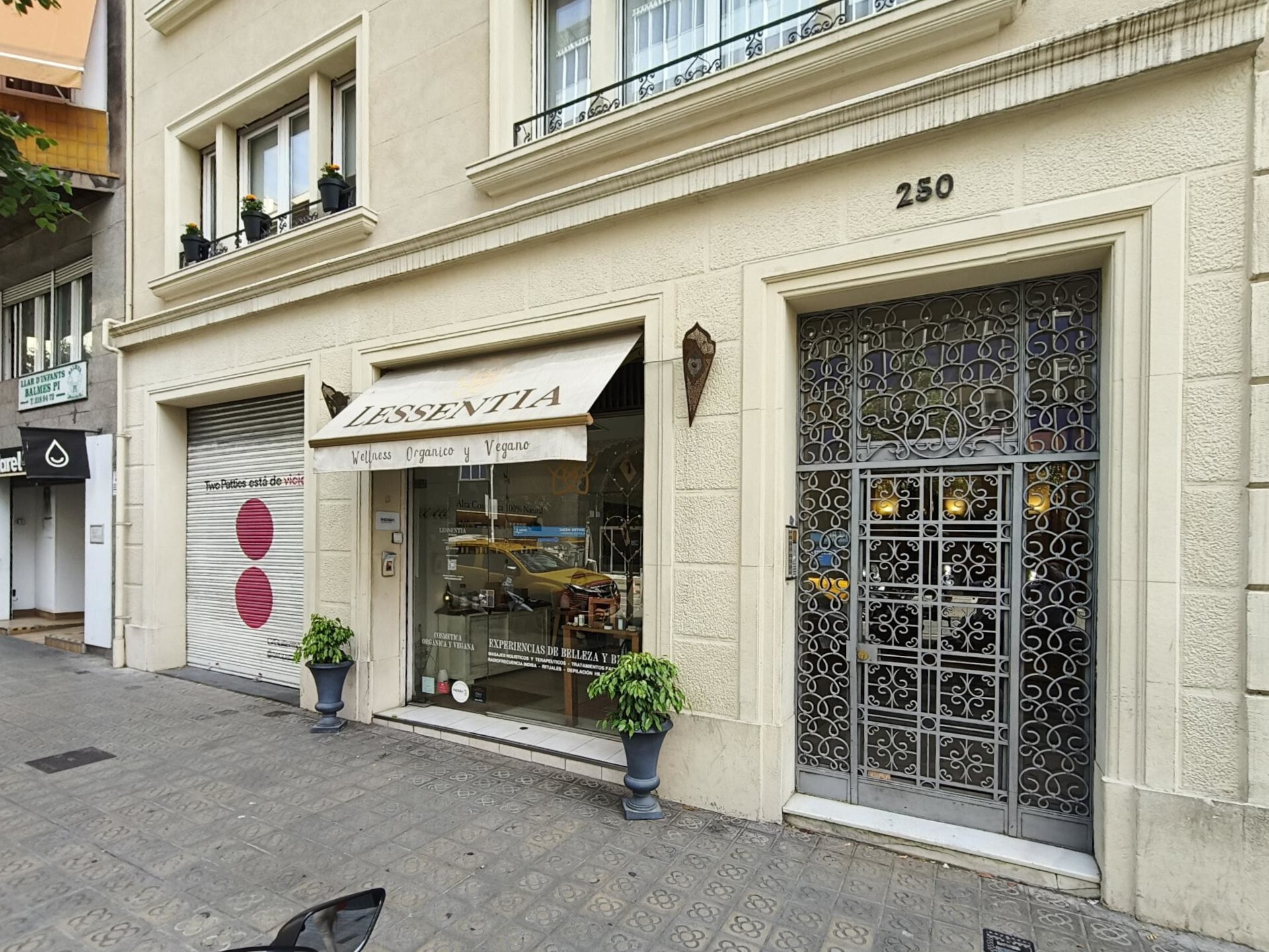 Retail in Barcelona, Barcelona to rent Interior Photo- Image 1 of 15