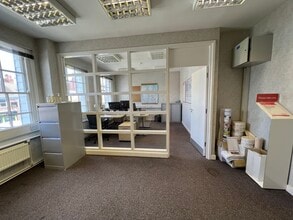 53-57 High St, Newmarket to rent Interior Photo- Image 1 of 3