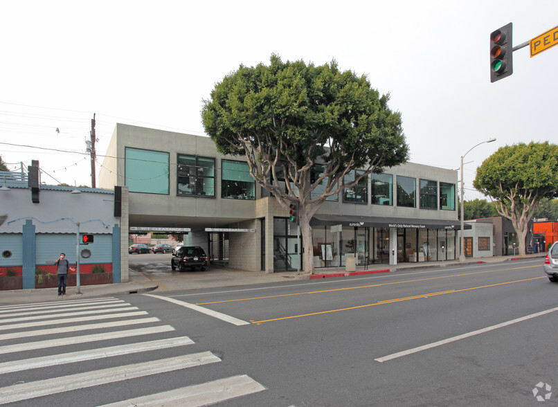 2430-2434 Main St, Santa Monica, CA for rent - Building Photo - Image 2 of 6