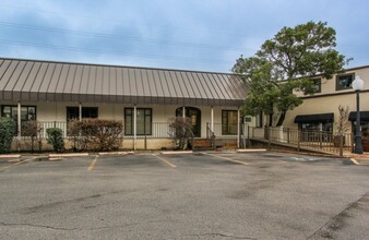 5221-5331 McCullough Ave, San Antonio, TX for rent Building Photo- Image 1 of 14