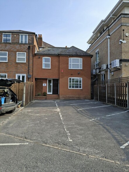 189 High Street, Egham for sale - Building Photo - Image 3 of 9