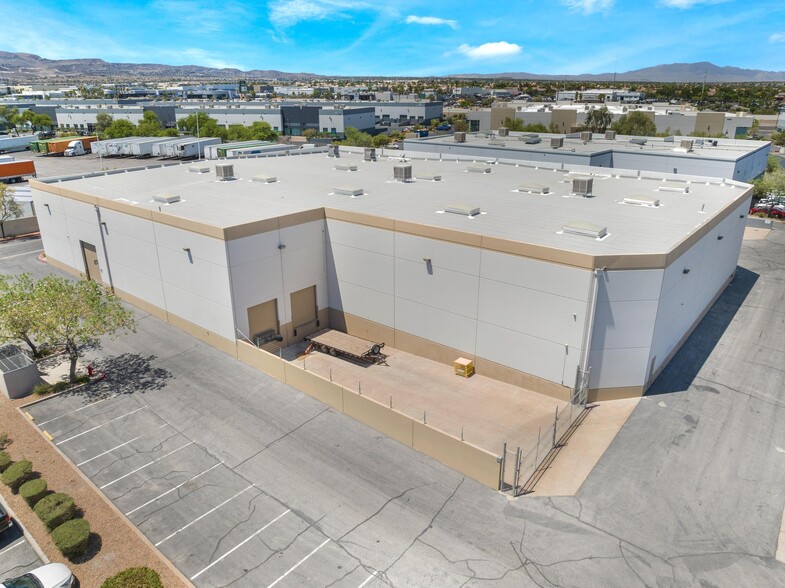 7490 Commercial Way, Henderson, NV for rent - Building Photo - Image 3 of 12