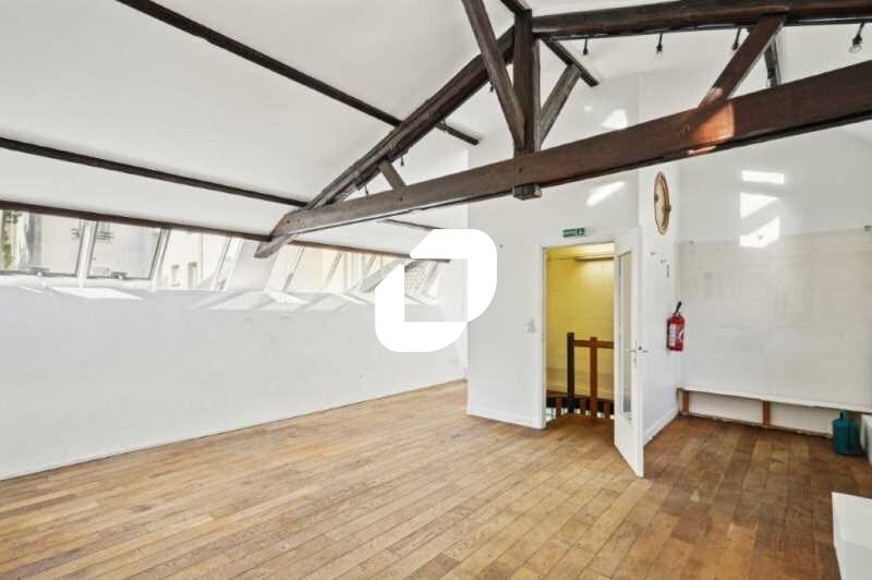 Office in Levallois-Perret to rent Interior Photo- Image 1 of 6