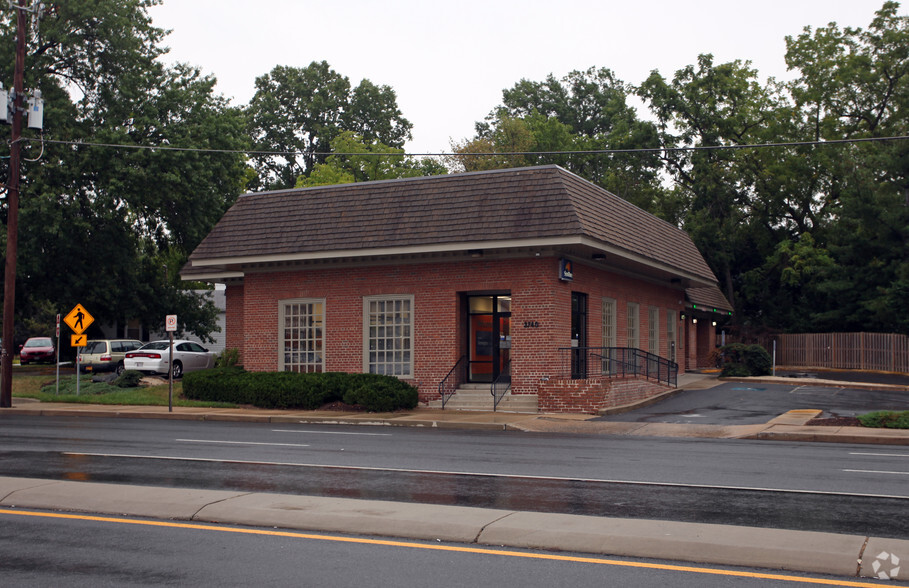 3740 University Blvd, Kensington, MD for rent - Building Photo - Image 1 of 3