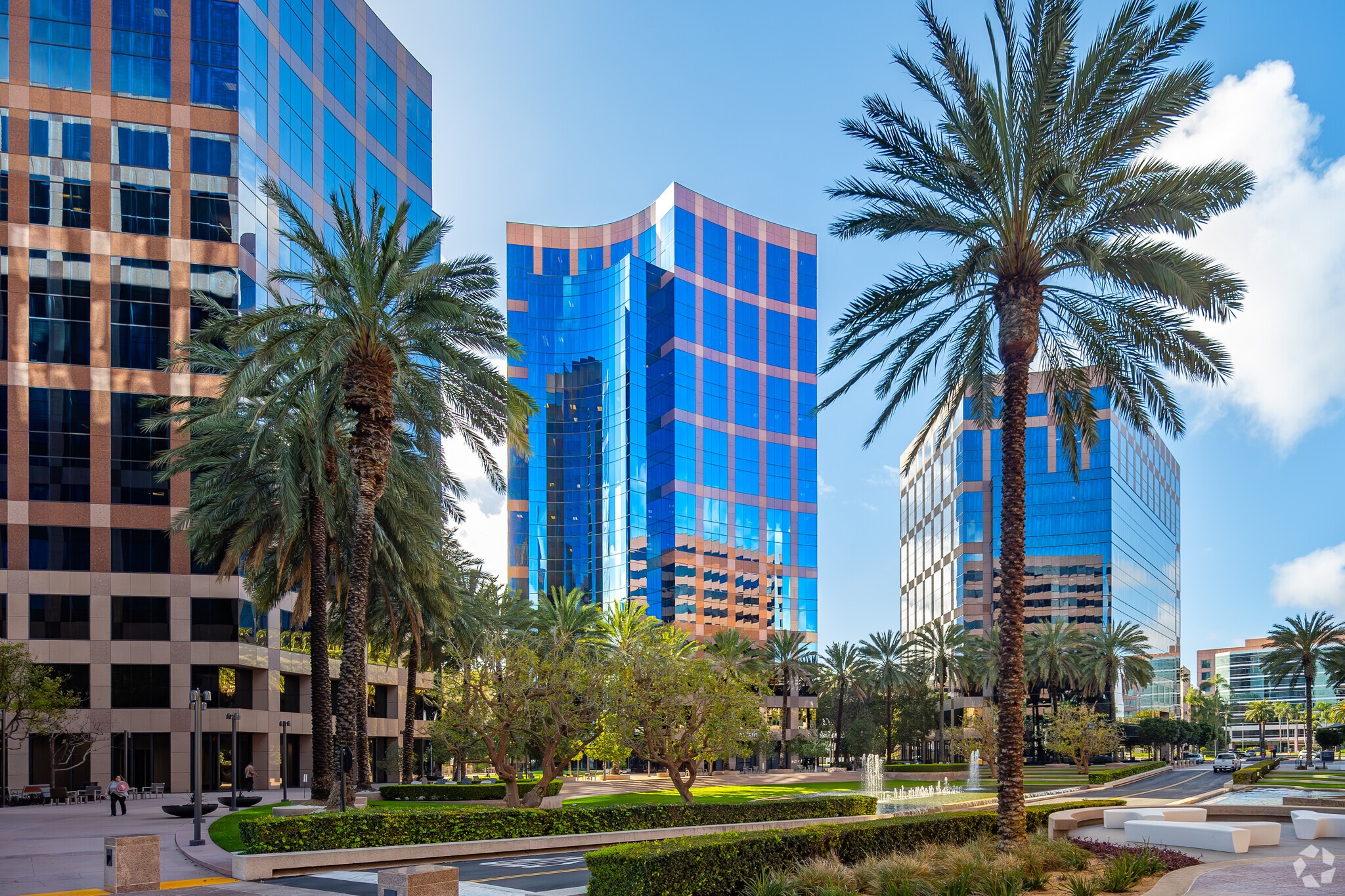 2030 Main St, Irvine, CA to rent Primary Photo- Image 1 of 6