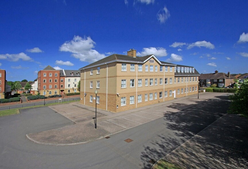 The Embankment, Wellingborough to rent - Building Photo - Image 1 of 2