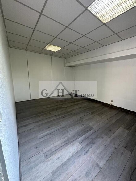 Office in Bonneuil-sur-Marne to rent - Interior Photo - Image 3 of 4
