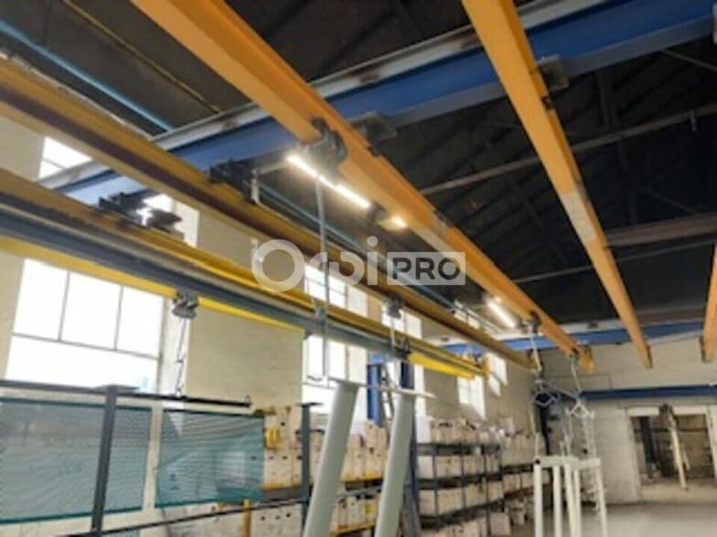 Light Industrial in Neuville-sur-Saône to rent - Interior Photo - Image 3 of 8