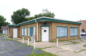 3025 Kishwaukee St, Rockford, IL for sale Primary Photo- Image 1 of 1