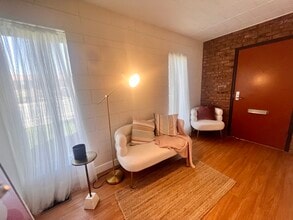 1817 W Stadium Blvd, Ann Arbor, MI to rent Interior Photo- Image 2 of 12