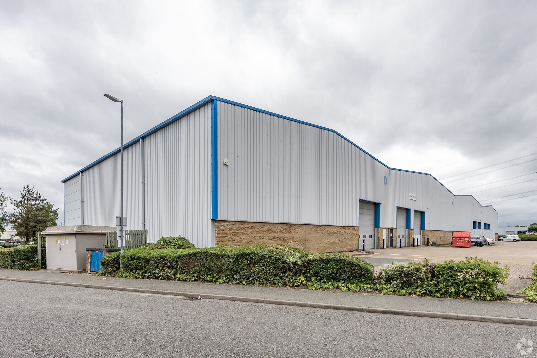Collett, Didcot to rent Primary Photo- Image 1 of 4