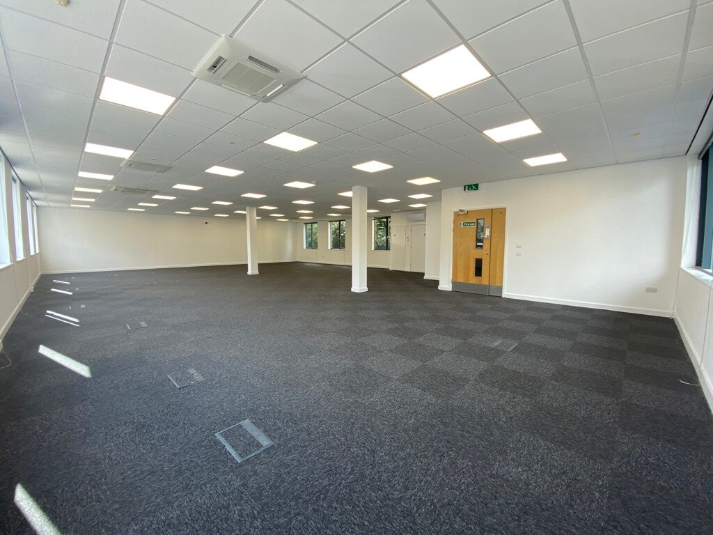253 Capability Green, Luton to rent Interior Photo- Image 1 of 4