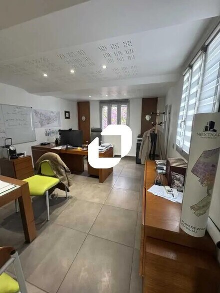 Office in Bobigny to rent - Building Photo - Image 2 of 8