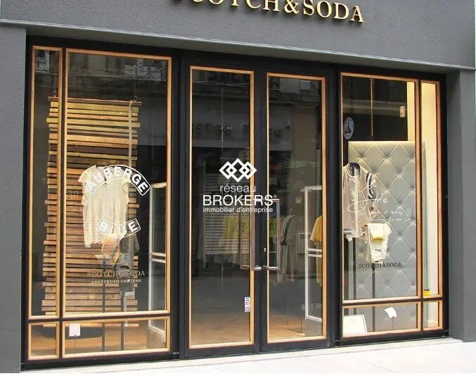 Retail in Vincennes to rent Building Photo- Image 1 of 1