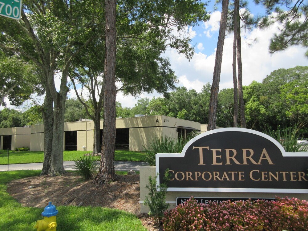 14902 Winding Creek Ct, Tampa, FL to rent Building Photo- Image 1 of 18