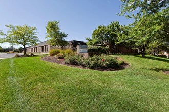 455 Eisenhower Ln S, Lombard, IL for rent Primary Photo- Image 1 of 5