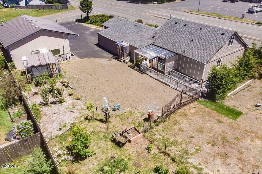 20 Willow St, Depoe Bay, OR for sale - Building Photo - Image 2 of 43